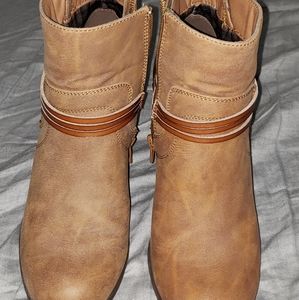 Madden girl ankle boots size 7